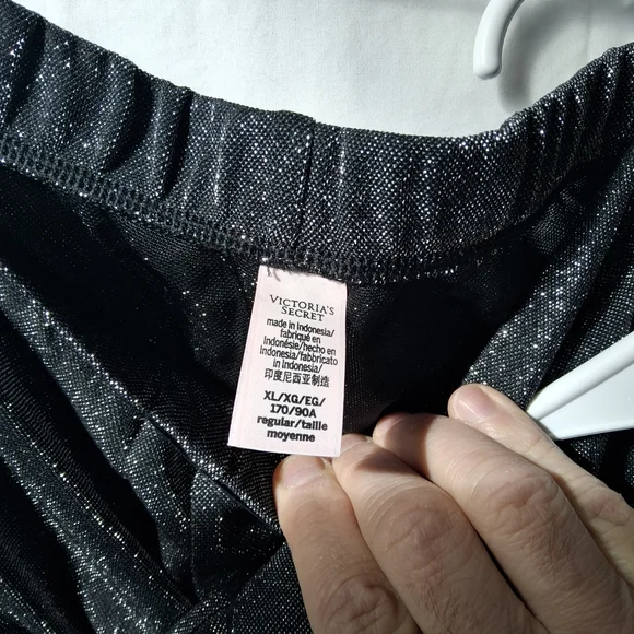 Victoria's Secret Black Sparkle Satin Pajama Set - Picture 4 of 10